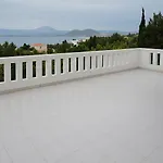 Caecilia & Lawrence Organic Mediterranean Sea 3*