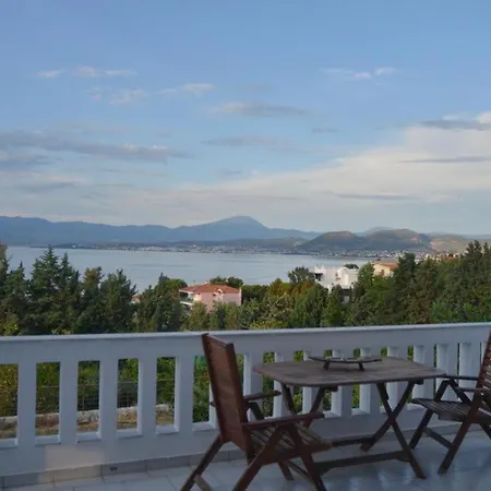 Caecilia & Lawrence Holiday home *