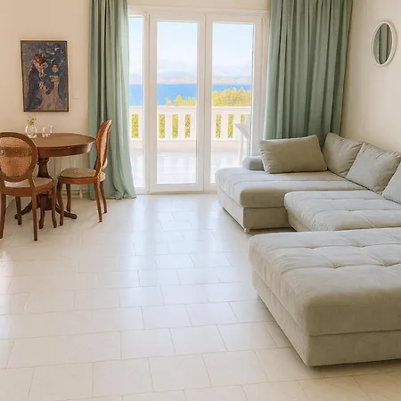 Caecilia & Lawrence Organic Mediterranean Sea Отель типа 