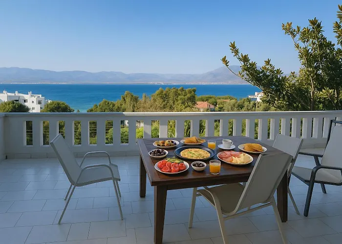 Caecilia & Lawrence Organic Mediterranean Sea Bed and Breakfast