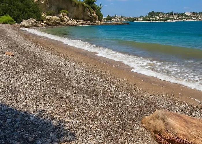 Caecilia & Lawrence Organic Mediterranean Sea Bed and Breakfast Χαλκίδα